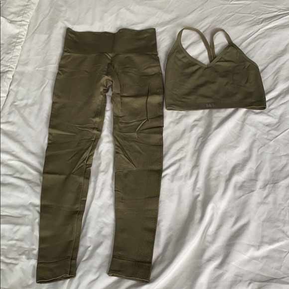 SET Active Pants - SET Active matching leggings and sports bra set